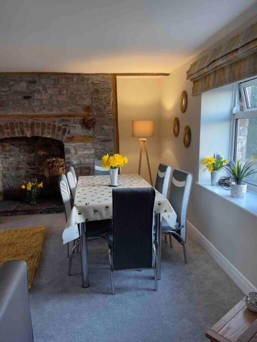 Yew Tree Cottage, 3 Bedroom, 4 Church Row Defynnog Devynock Εξωτερικό φωτογραφία